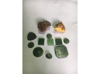 B24 2 Pieces Of Amber And 10 Pieces Of Jade