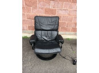 B157 Black Leather Massage Chair By Relaxor Works Good