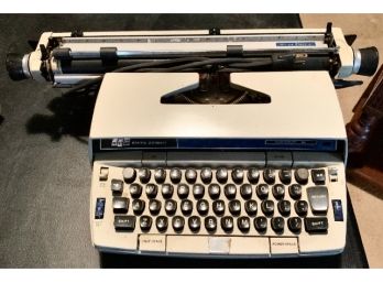Smith-Corona Two Eighty XL Electric Typewriter