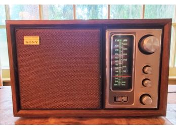 Vintage Sony Model ICF-9650W High Fidelity FM/AM Table Radio