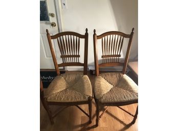 Set Of 4 Dinning Spindle Chairs