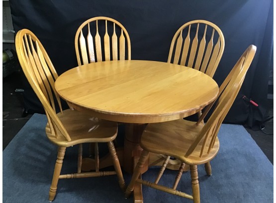 High End Torrington Furniture Table And Chairs