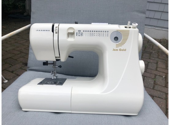 Janome 660 Sewing Machine With Case