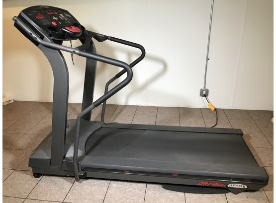 LIFE-FITNESS (T5) Treadmill - Full Function - Like New - Works Perfectly - Paid THOUSANDS !