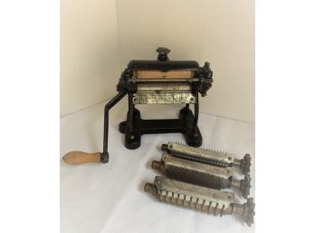 ANTIQUE 1920 VITANTONIO MFG. CO. PASTA MAKER & 3 ATTACHMENTS