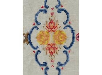 Uncle Ernie's FABULOUS CROSS STITCHED WORKS OF ART- TABLECLOTH & 4 NAPKINS