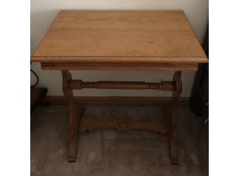 Vintage Side Oak Table 26'H X 23'L X 15'D ( See Description)