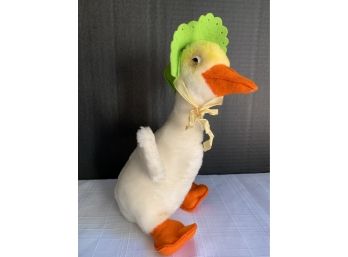 STEIFF #4908/25 DUCK WITH BONNET HAS YELLOW TAG