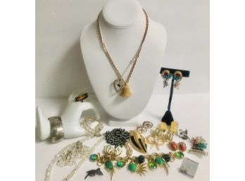 22 Piece Costume Jewelry Lot # 1 Mostly Vintage, Some Marked 1 Or 2 Current Pieces ( See Description)