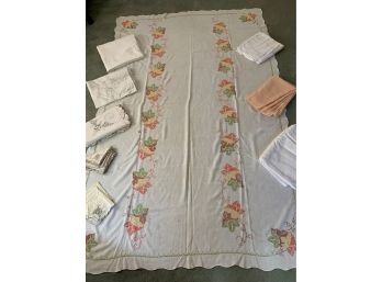 LARGE VTG LINENS LOT: Large Cross-Stitched & Other Tablecloths, Napkins (See Description)