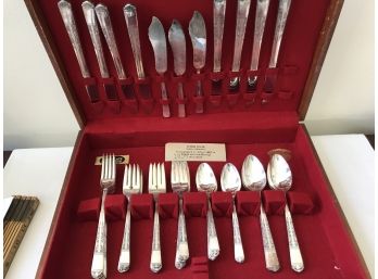 Royal York Tudor Plate Silver-plate, Full Service For 8 Plus Extras