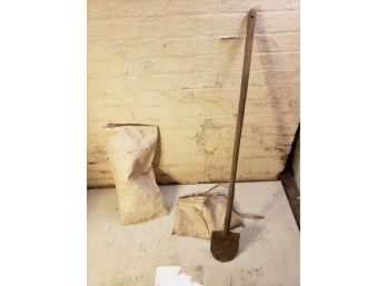 Long Handle Spade And 2 Canvas Bags