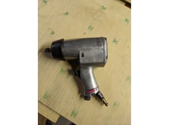 Central Pneumatic 1/2' Impact Wrench