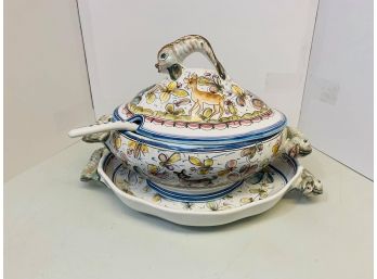 Soup Tureen W/underplate And Ladle