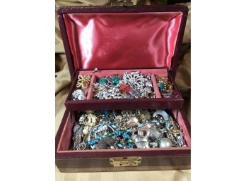 (J22) 'Grandmas Jewelry Box' PACKED W/Interesting Jewelry, Pins, Earrings, Rings & Necklaces !