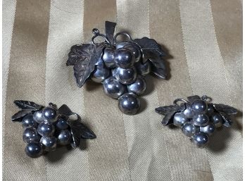 (J2) Beautiful Vintage 'Grape Clusters'  Mexican Pin / Pendant & Earring Set - Nicely Detailed / High Quality