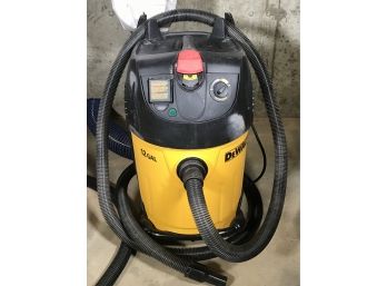 (T47) 12 Gallon DeWalt - Wet / Dry Vacuum  - Tested - Works Perfectly