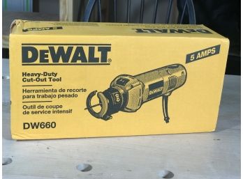 (T4) Brand New (Obviosuly) DeWalt Heavy Duty Cut Out Tool - NEW NEW NEW ! Model DW660