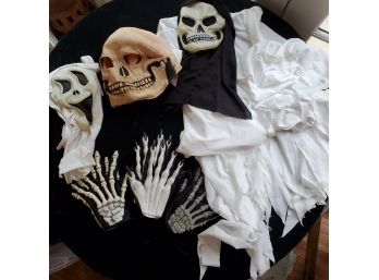 Mixed Lot Of Skeleton Gear (Skulls, Hands, And A Drapey White Cape/Dress)