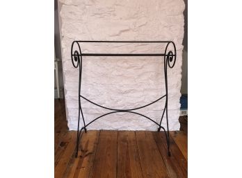 Wrought-Iron Quilt / Blanket / Towel Rack