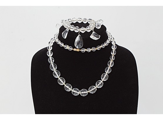 Vintage  Graduated Faceted Glass Bead Necklace
