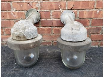 Lot Of (2) Russell & Stoll Explosive Resisting 200W/250V Light W/ Cast Aluminum Fitting