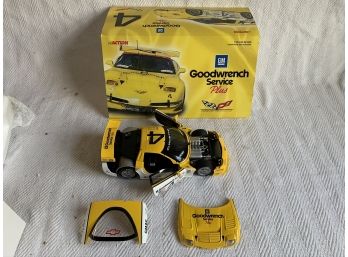 Action Collectables - “GM Goodwrench Service Plus” 1:18 Scale Limited Edition 2000 Corvette C5-R