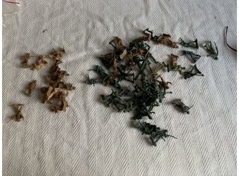 Lot Of Vintage Plastic Army Men Toy Soldiers