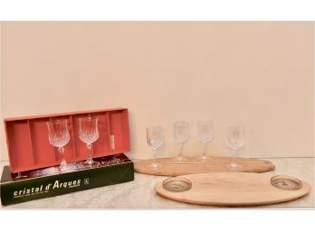 Set Of 12 Cristal D'arques Wine Glasses + A Pair Of Bamboo Olive And Cheese Cutting Boards
