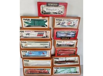 12 Vintage Tyco Trains - HO Scale  - IN BOX (B)