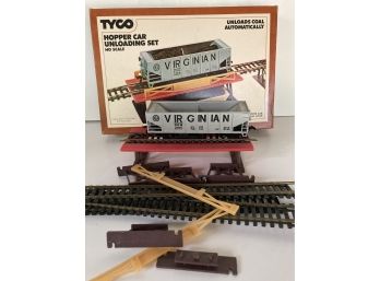 NEW IN BOX - Vintage Tyco Trains - HO Scale  - Hopper Car Unloading Set