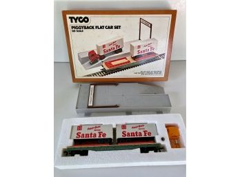 NEW IN BOX - Vintage Tyco Trains - HO Scale  - Piggyback Flat Car Set