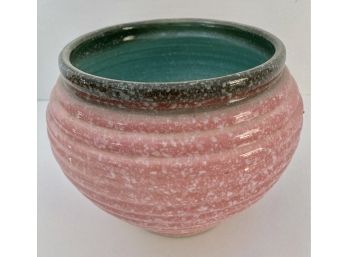 Vintage Hull Art Pottery Beehive Vase  7' X 6'