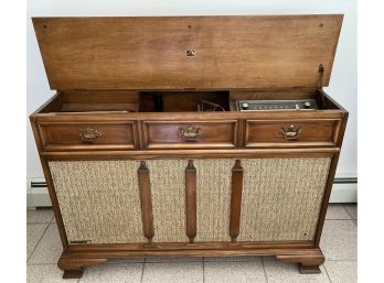 Vintage 1960s RCA Victor  Stereo Console 48' X 19' X 40'