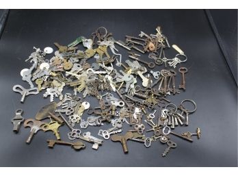 Humongous Lot Of Vintage Keys