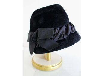 Amazing Vintage  Hat With Ribbon!