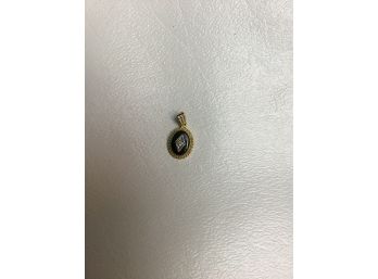 14 K Gold Diamond Chip Black Onyx Pendant