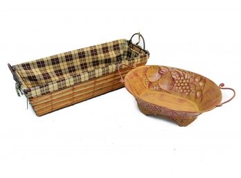 Painted Metal And Woven Bread Basket / Décor