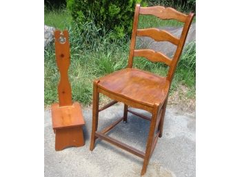 Lot Of Two Vintage Wood Seats