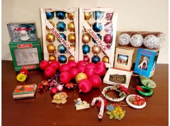Vintage Assortment Of Glass & More Christmas Ornaments & Holiday Tree Trimmings