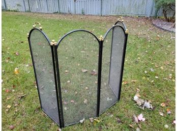 Nice Vintage Quality Black Mesh And Brass Four Panel Fireplace Screen