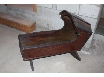 (18th / 19th C) Hooded Cradle