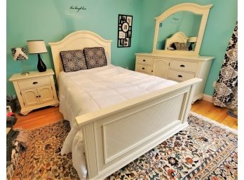 Cottage Style Four-piece Cream Colored Wood Queen Sized Bedroom Set