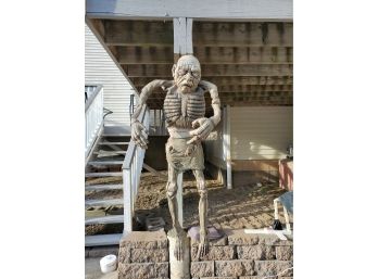 Life Size Hanging Rubber Halloween Zombie