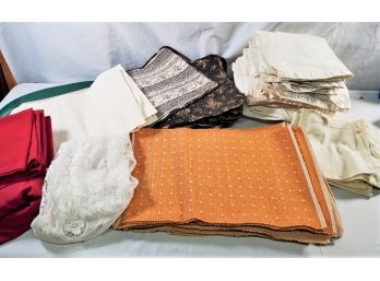 Table Linens Assortment - Tablecloths, Cloth Napkins & Placemats