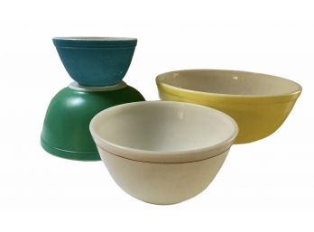 Vintage Nesting Pyrex Bowls