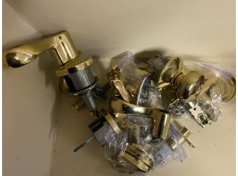 Brass Doorknobs, Deadbolts & Cabinet Pulls