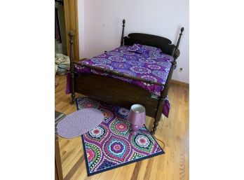 Girls Bedroom, Bed, Lamp, 2 Rugs, Comforter  (MB149)