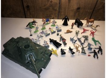 Vintage Army Tank And Lot Of Guys (jp12)