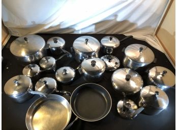 Multiple Set Of Pots And Pans(TR13)